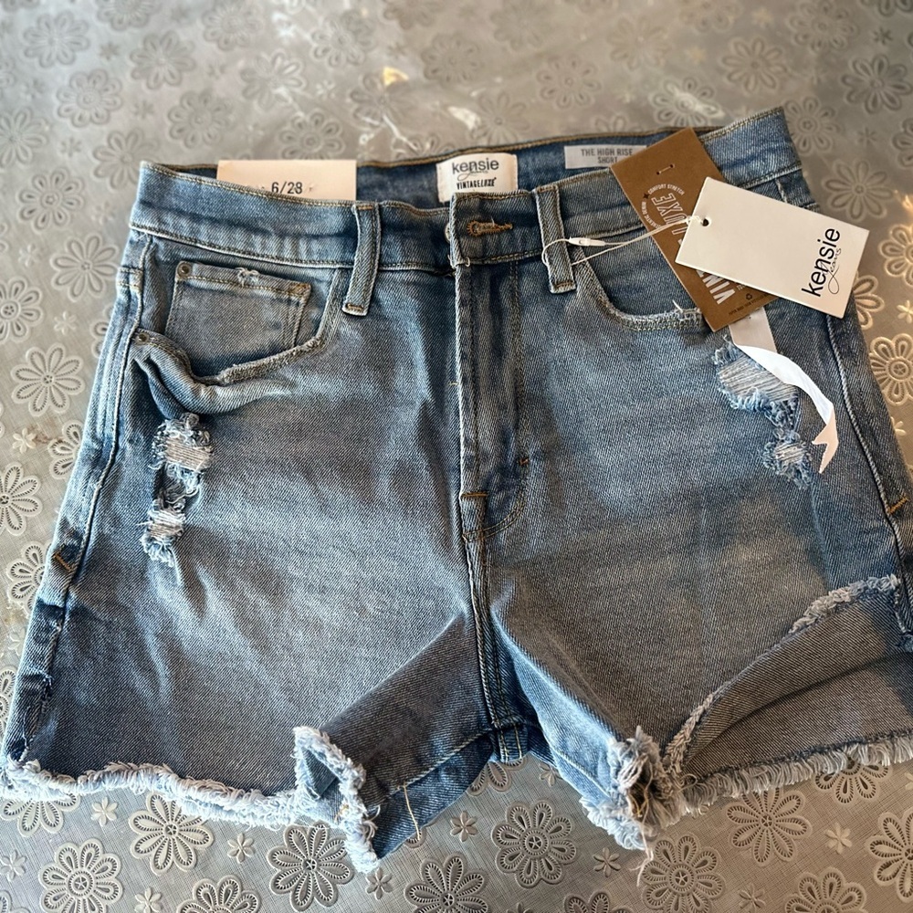 ✨‎ Kensie High Rise Distressed Denim Shorts Vintage Luxe Frayed Hem 6/28 NWT ✨ - Picture 3 of 9